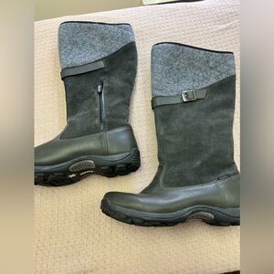 EUC Baffin Como boots, winter gear, grey tones, size 10.